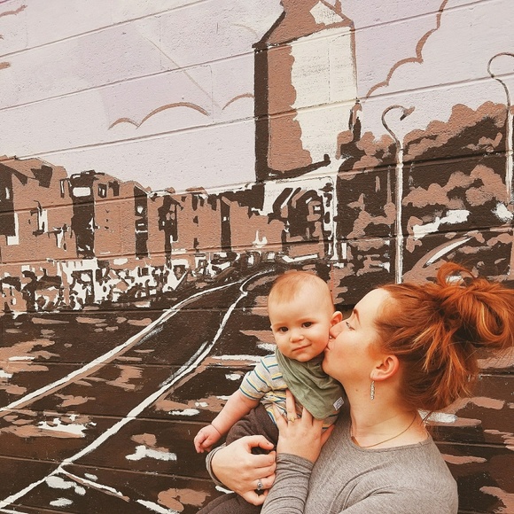 Meet your Posher, Tara - Picture 2 of 8